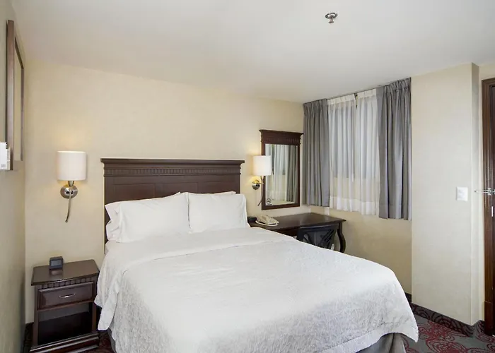 Hampton & - Centro Historico Hotel