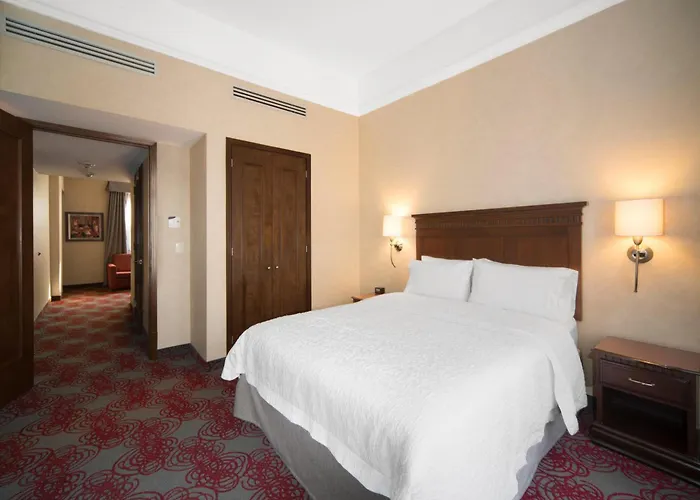 Hotel Hampton & - Centro Historico 3*