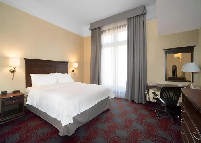 Hotel Hampton & - Centro Historico