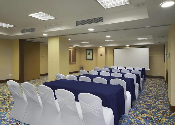 Hotel Hampton & - Centro Historico 3*
