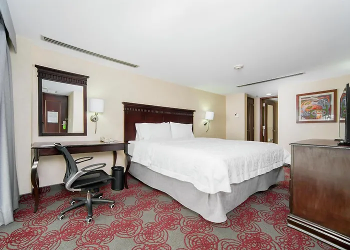 Hampton & - Centro Historico 3*